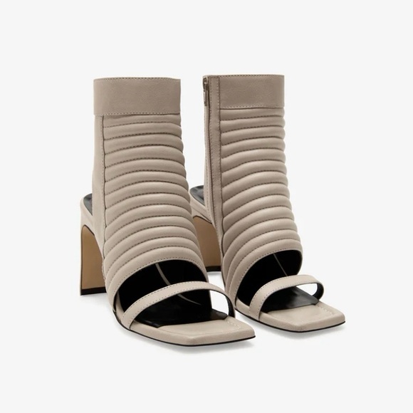 Marcella NYC Tula Heeled Sandals Size 7 Taupe Like New - Picture 5 of 16